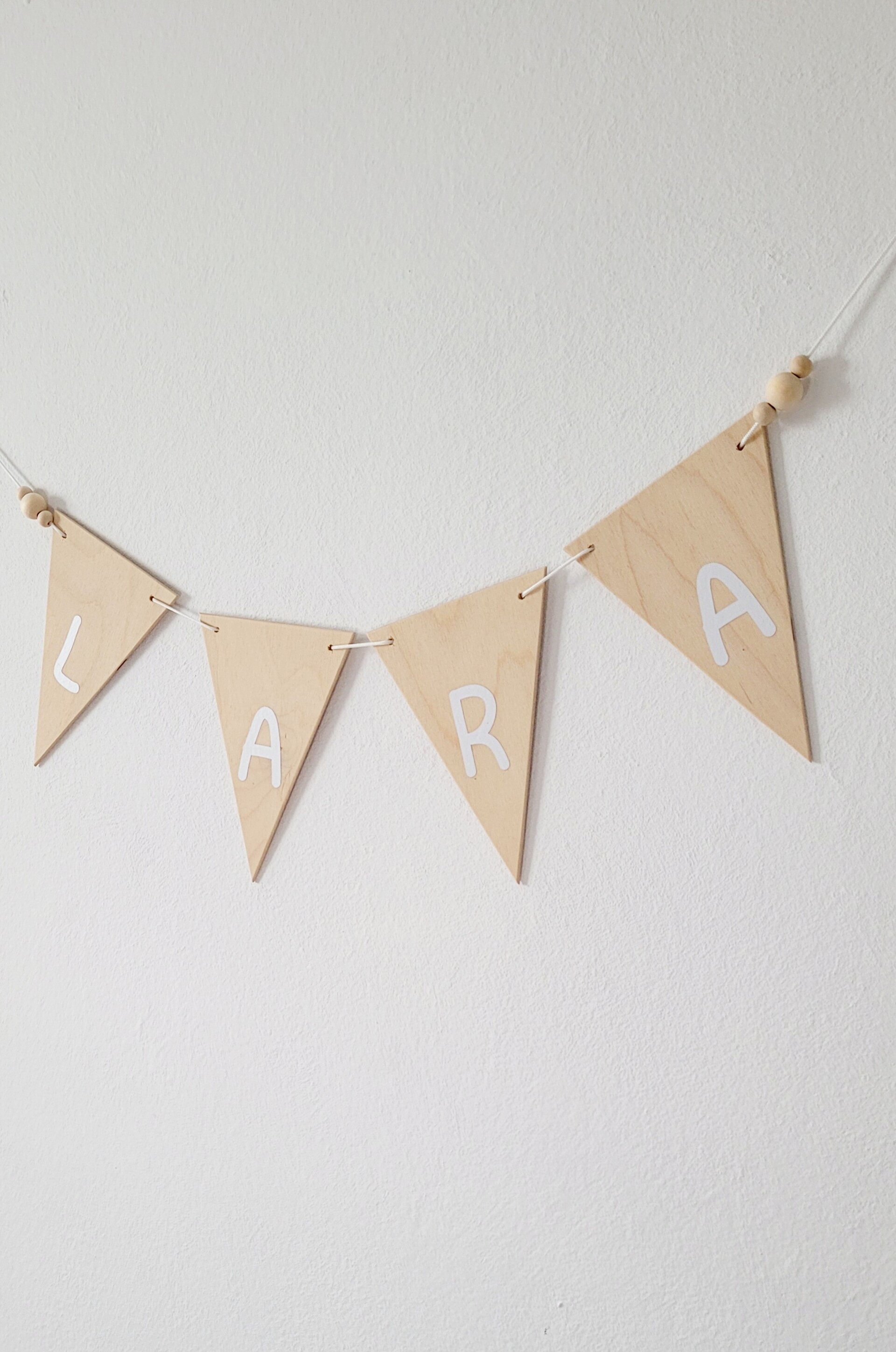 Girnalda  de madera "PERSONALIZADA" - 2