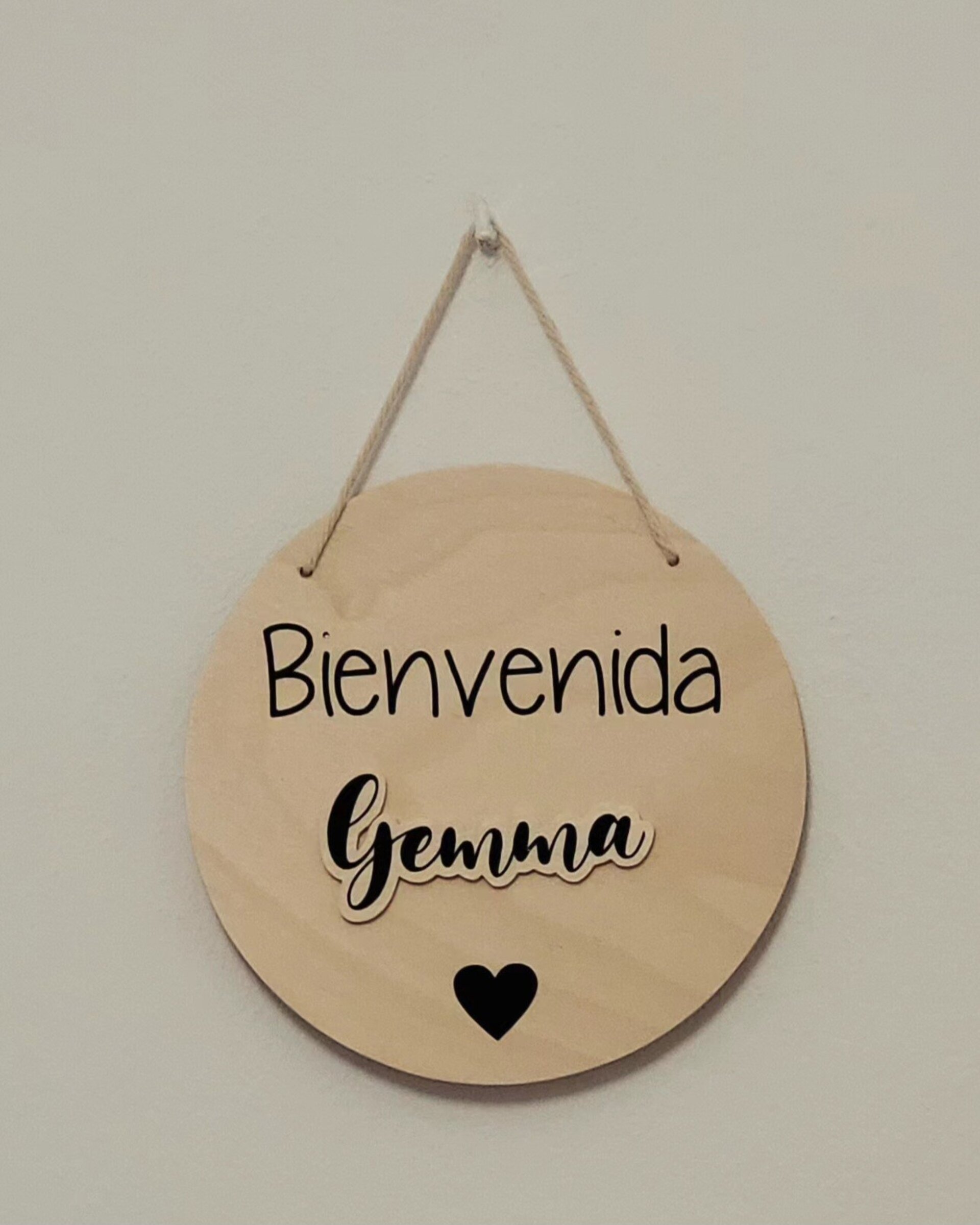 Cartel de madera Personalizado "Bienvenido/a" - 1
